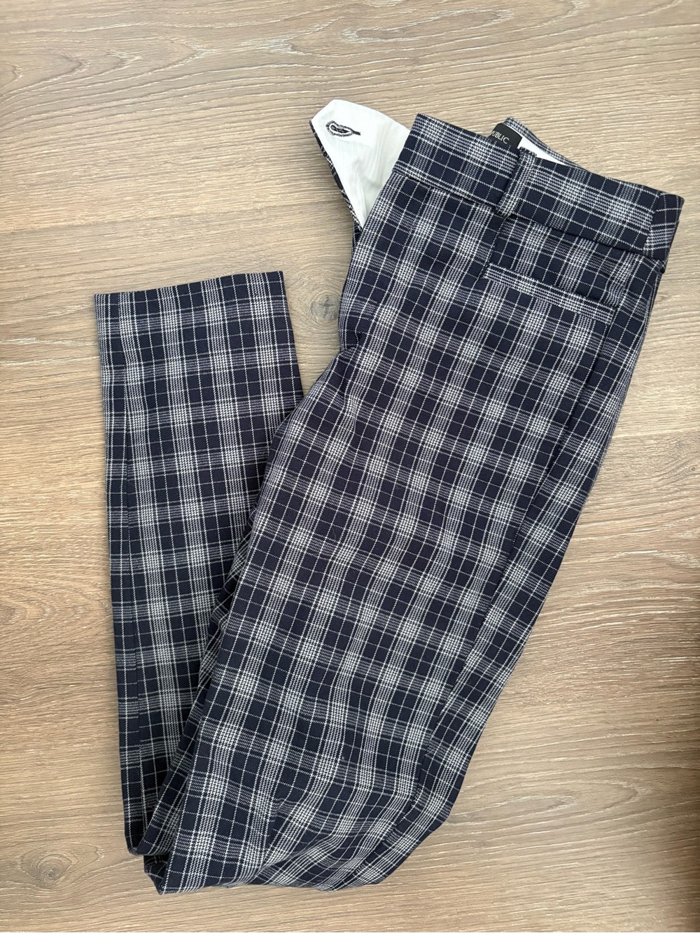 Banana Republic Women's Cropped Plaid Pants - Navy & White